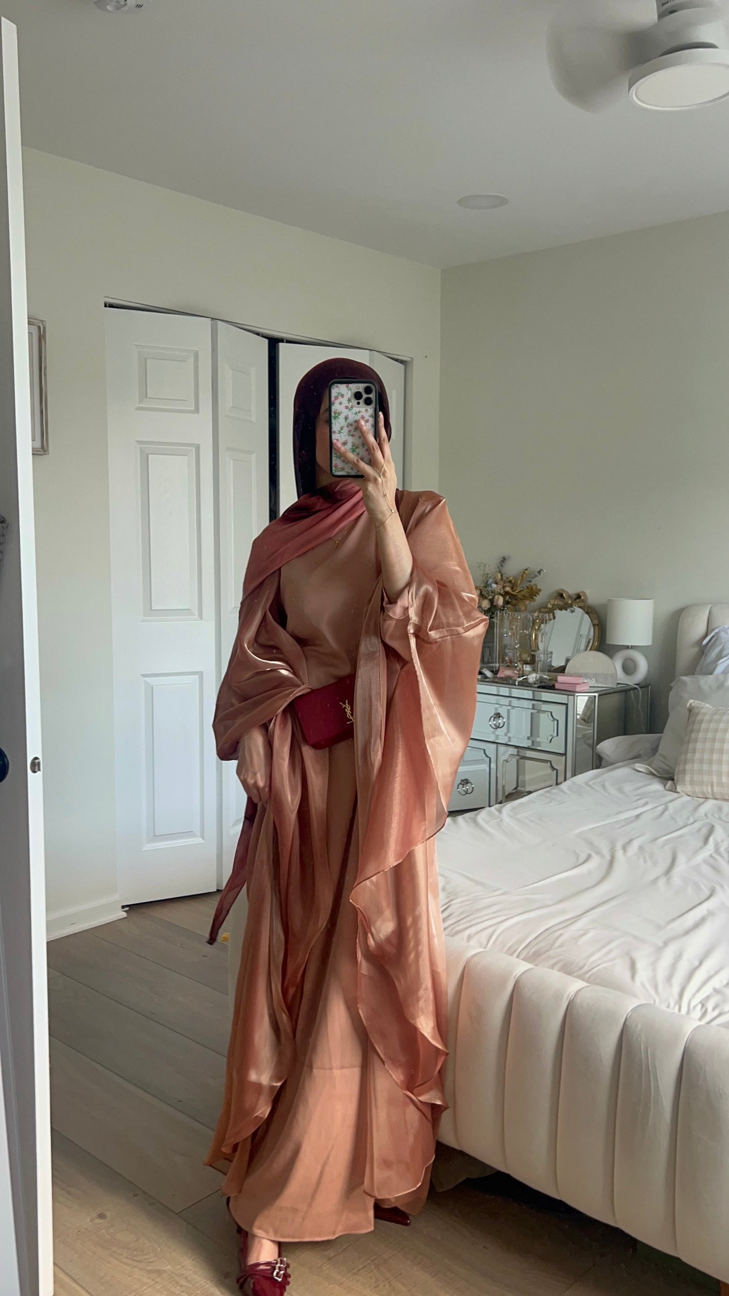 Gizem Iridescent Abaya- Fawn